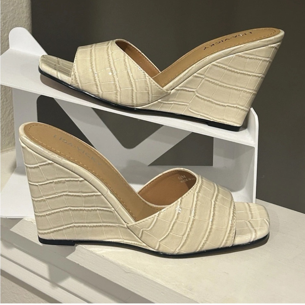 Lisa Vicky Sandals